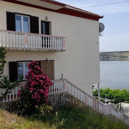 Ražanac Apartmani Mirko Ljubac מראה חיצוני תמונה