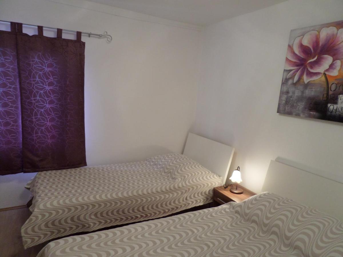 Ražanac Apartmani Mirko Ljubac מראה חיצוני תמונה