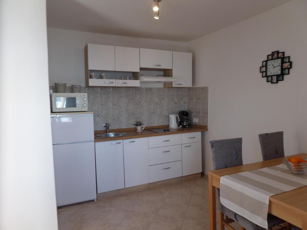 Ražanac Apartmani Mirko Ljubac מראה חיצוני תמונה