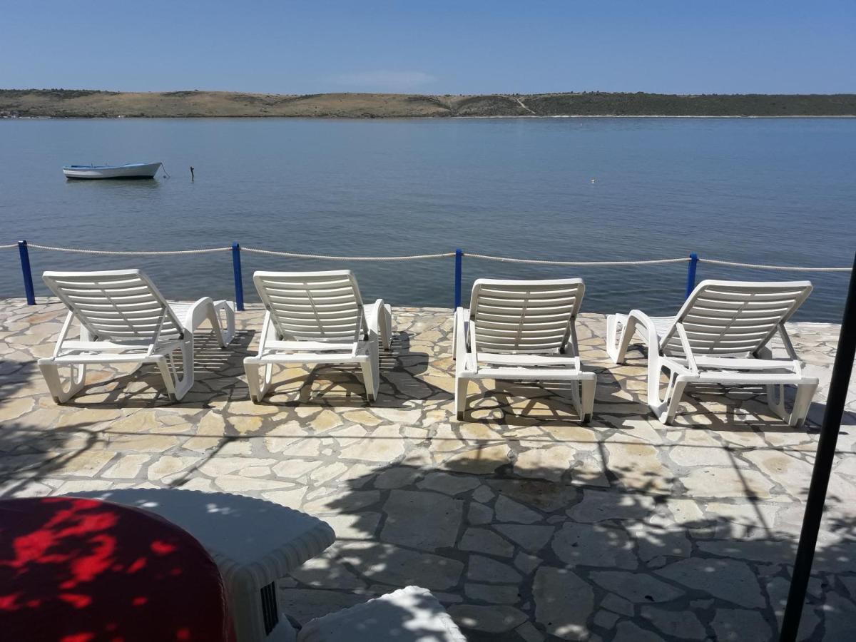 Ražanac Apartmani Mirko Ljubac מראה חיצוני תמונה