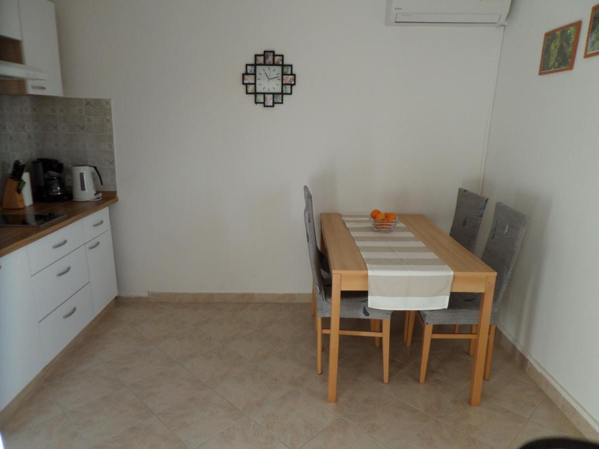 Ražanac Apartmani Mirko Ljubac מראה חיצוני תמונה